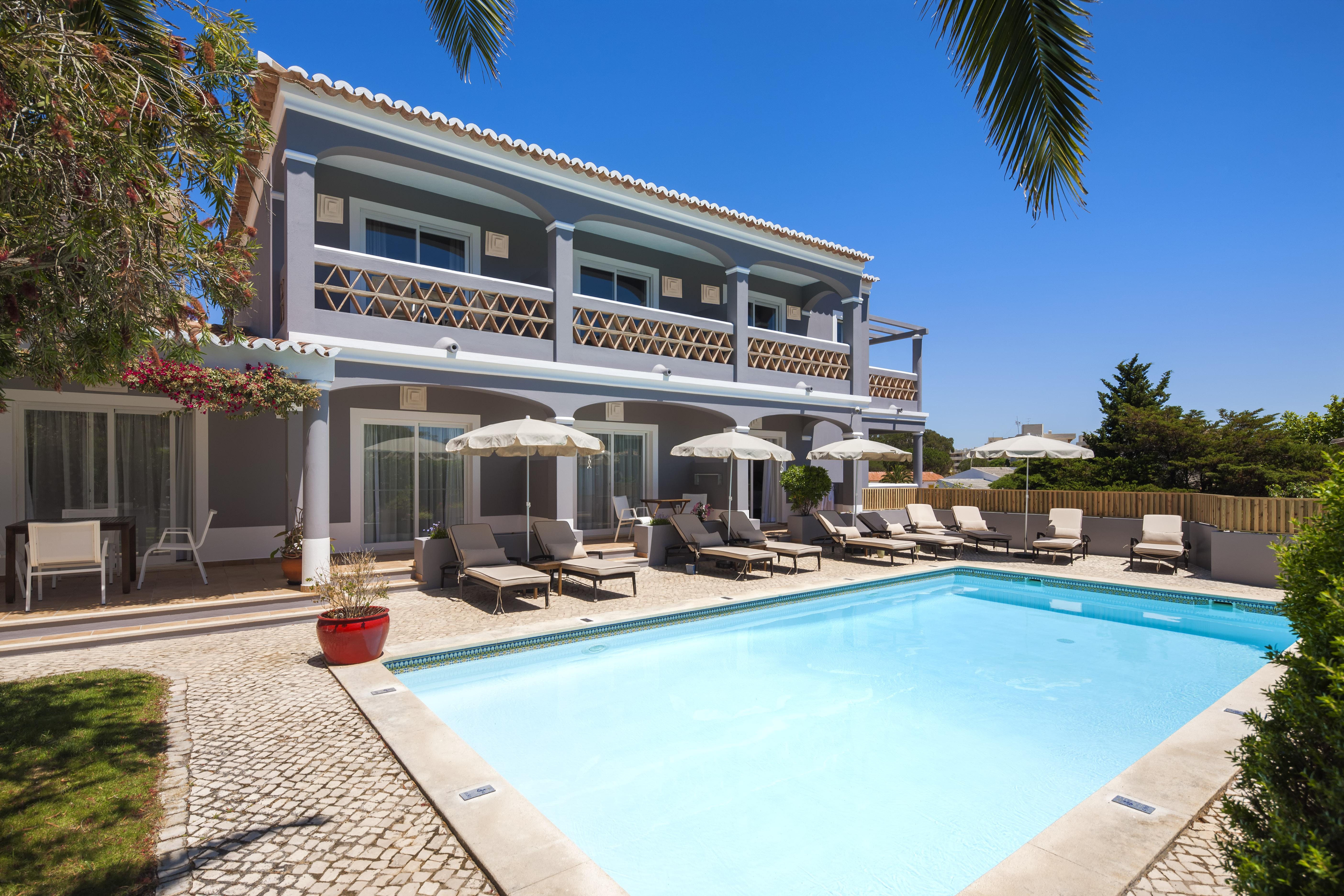 Costa D'oiro Ambiance Village Lagos